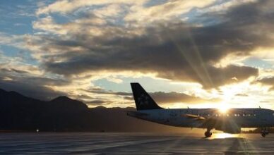 להתמצא בנמל התעופה Schiphol (סכיפהול) באמסטרדם